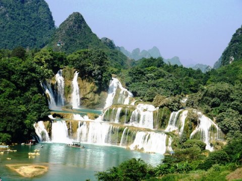 bus-to-ban-gioc-waterfall